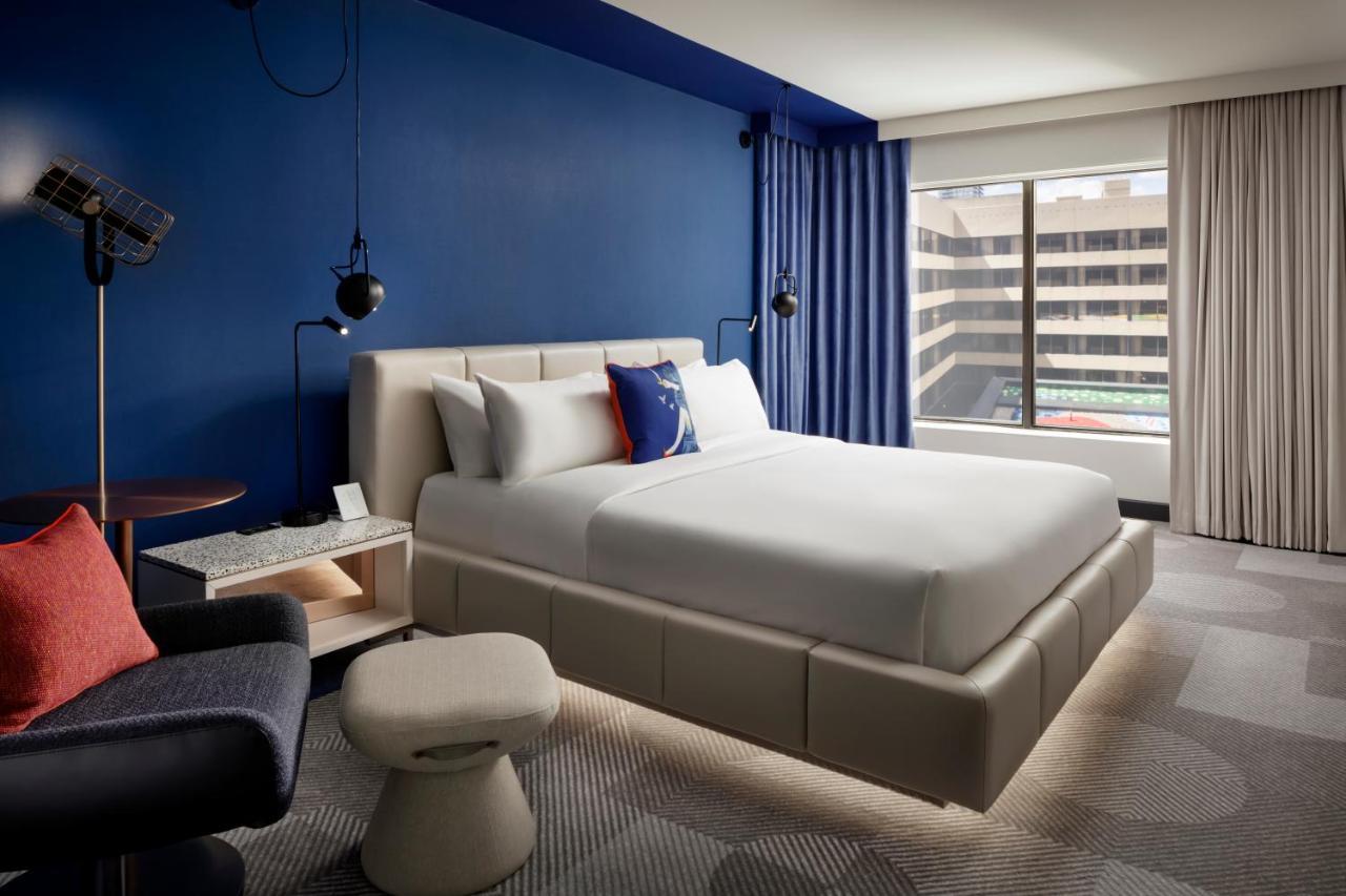 W Toronto Hotel Bagian luar foto