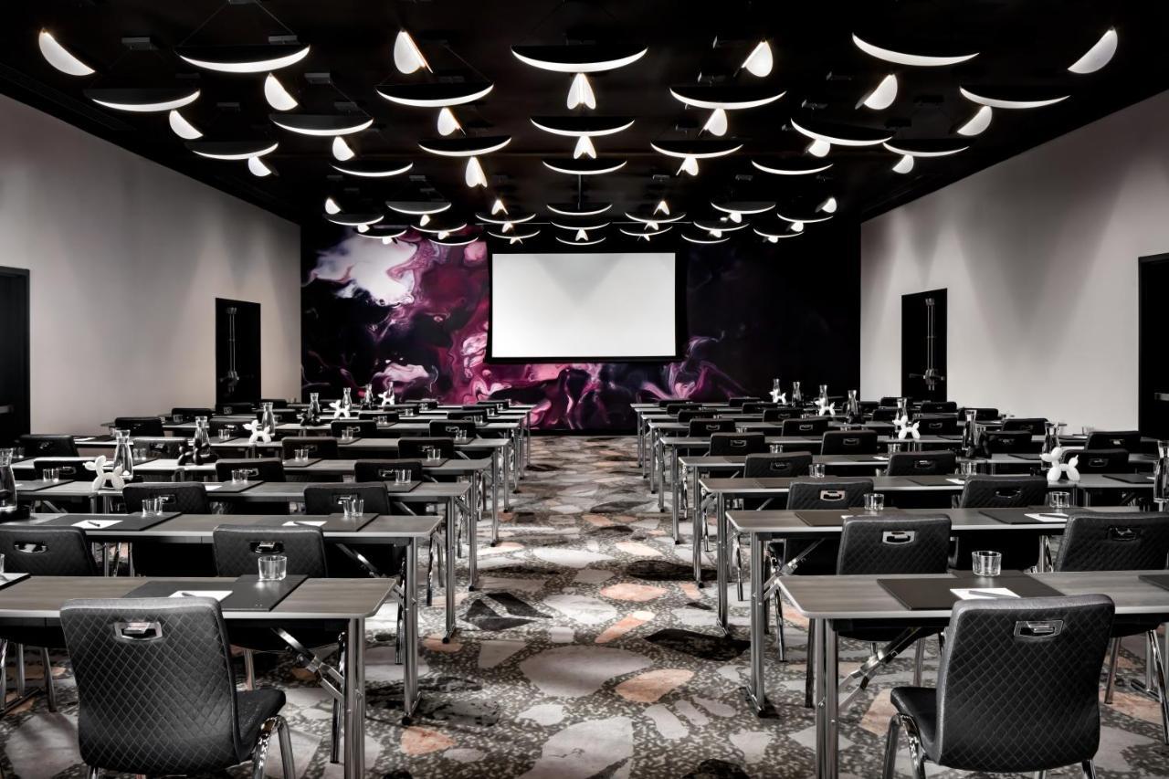 W Toronto Hotel Bagian luar foto