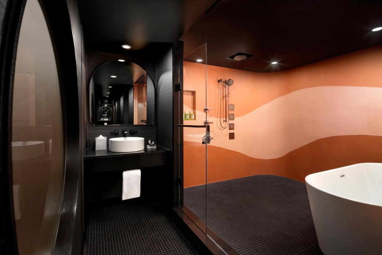 W Toronto Hotel Bagian luar foto