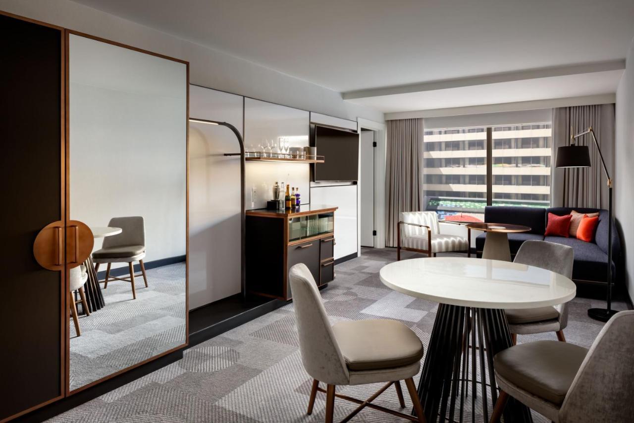 W Toronto Hotel Bagian luar foto