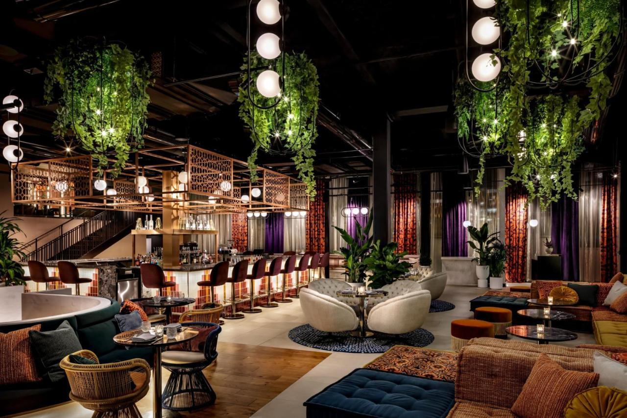 W Toronto Hotel Bagian luar foto