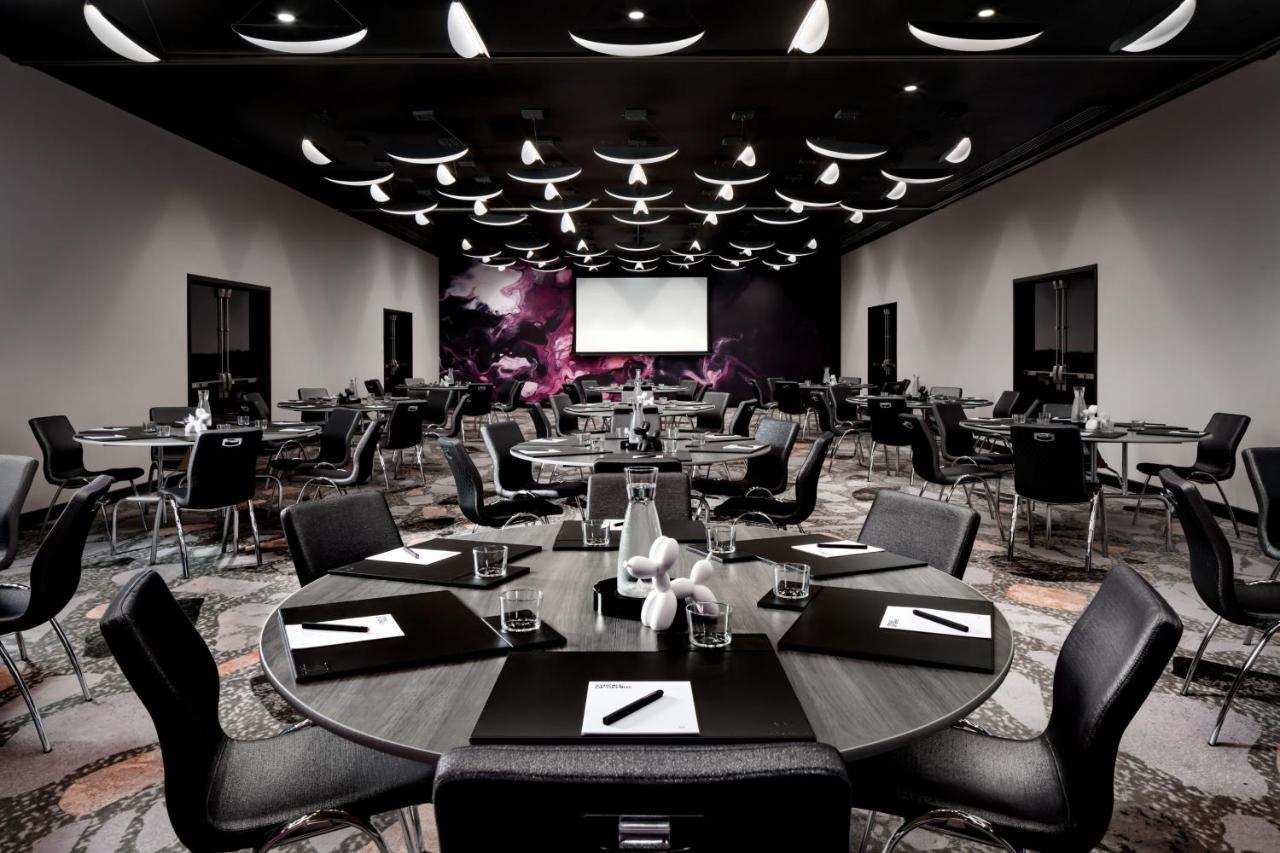 W Toronto Hotel Bagian luar foto